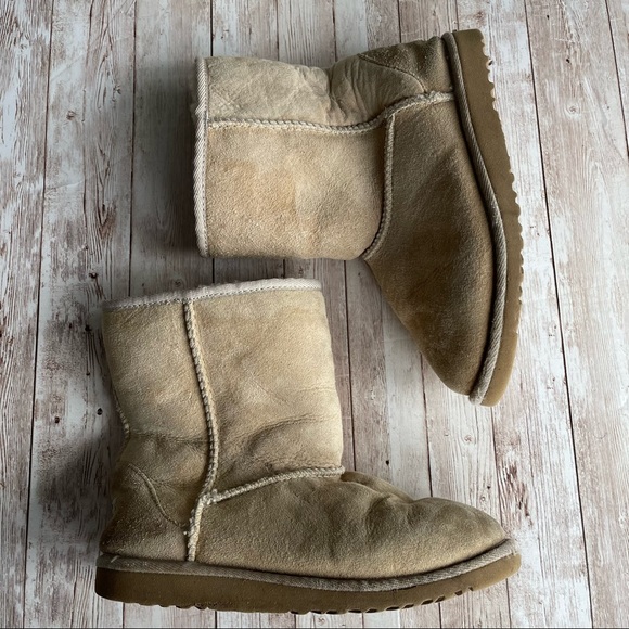 UGG Shoes Preowned Short Ugg Classic Tan Sheep Skin Boots Girls